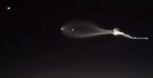 Disney-sangerinde: Der er en UFO over Californien!